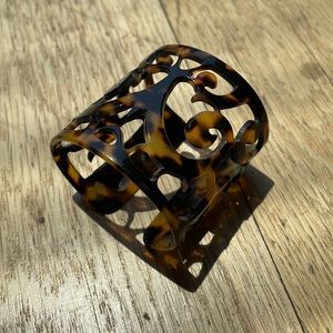 Tortoise shell print bracelet